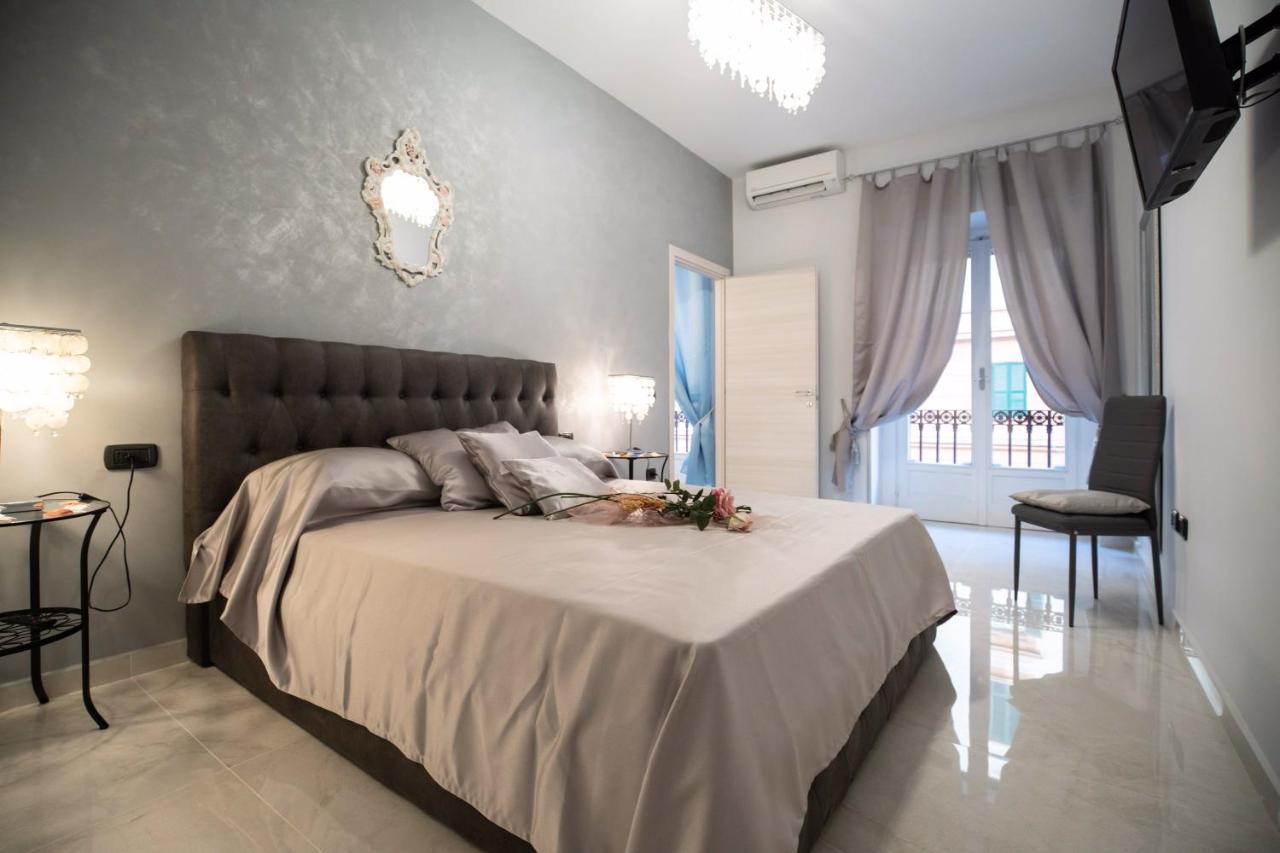 Apartamento New In!Amalie At Santa Lucia Nápoles Exterior foto